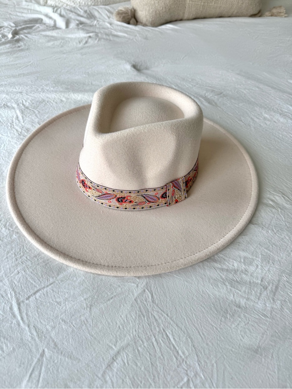 Pale Pink Wide-Brim Fedora with Paisley Band